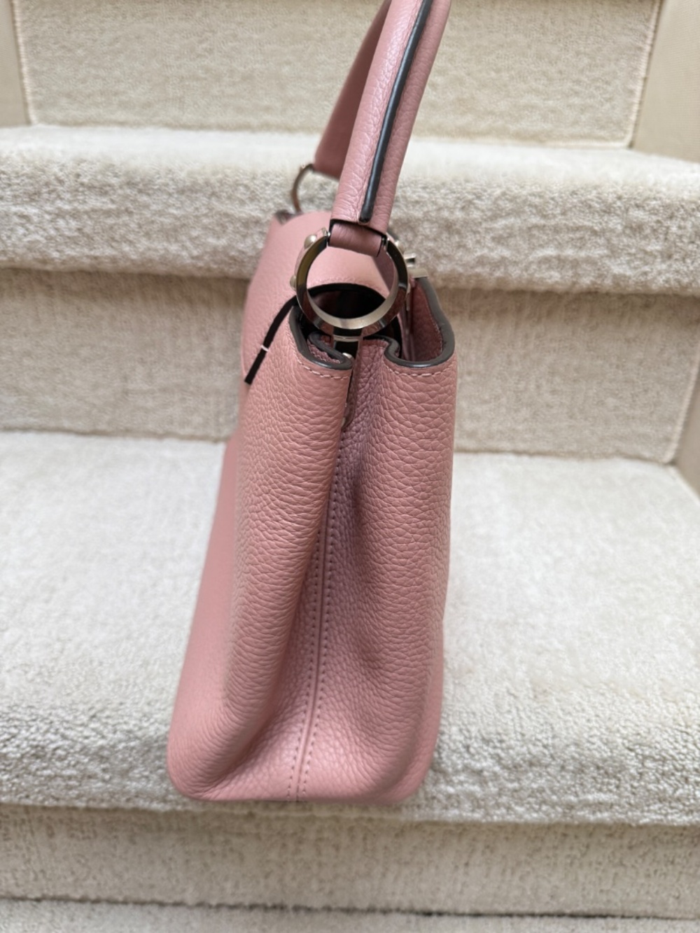 Louis Vuitton Taurillon Capucines PM in Dusty Rose - Picture 7 of 11